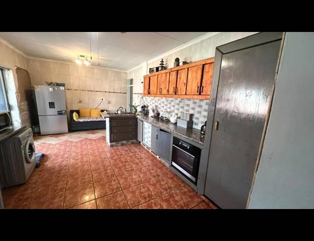 5 BEDROOM HOUSE FOR SALE IN BRAKPAN CENTRAL